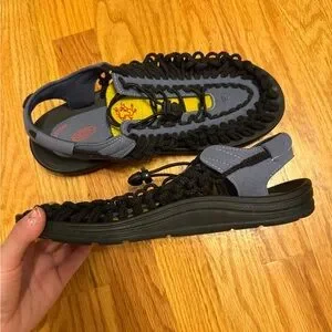 Keen | Shoes | Keen Uneek Mens Sandals Size Us9eu42 | Poshmark display picture 1